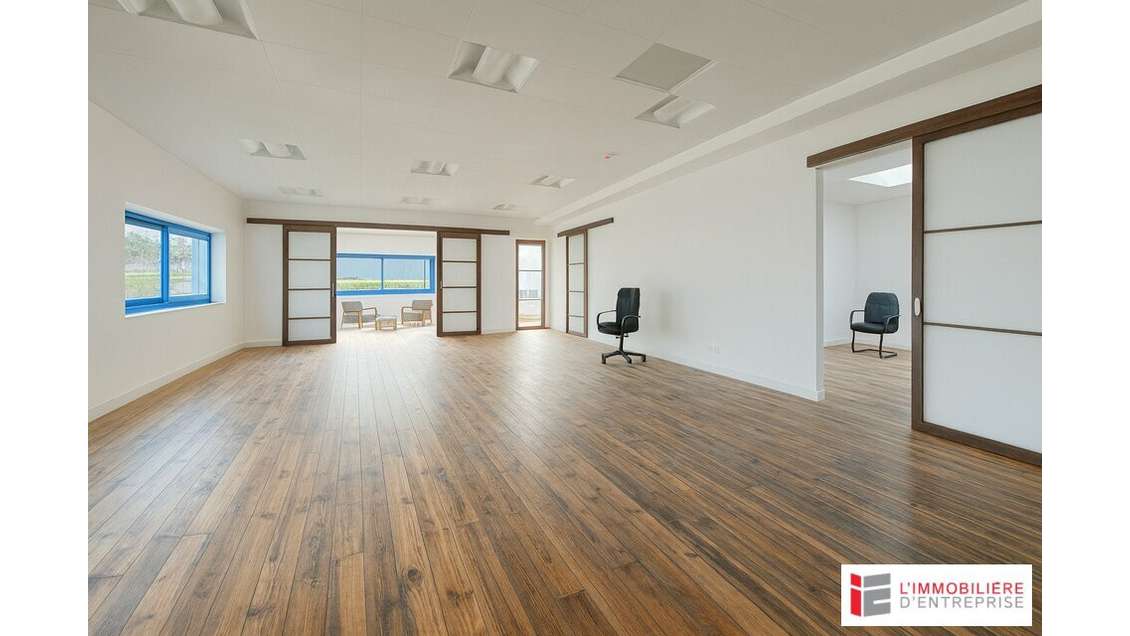 Bureaux lumineux de 270m² à louer à Redon