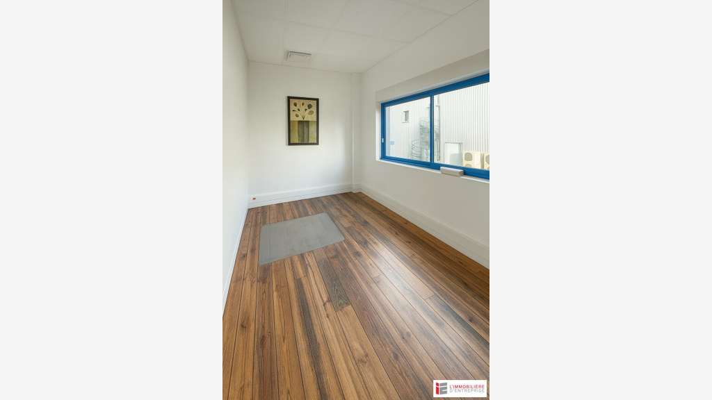 Bureaux lumineux de 270m² à louer à Redon