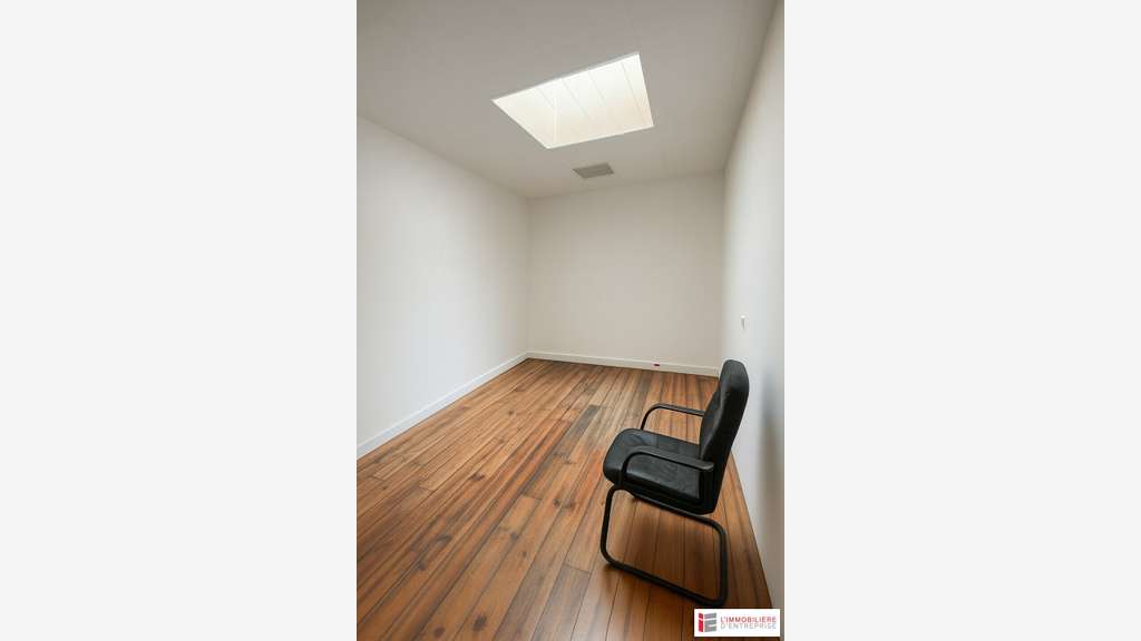 Bureaux lumineux de 270m² à louer à Redon