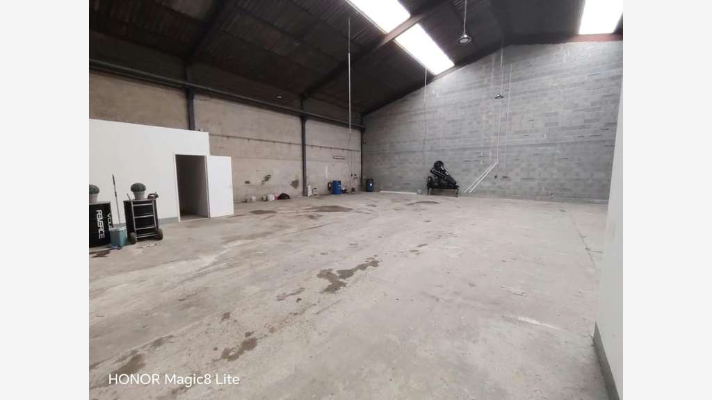 A louer bâtiment 300m² secteur Cap Nord à Redon