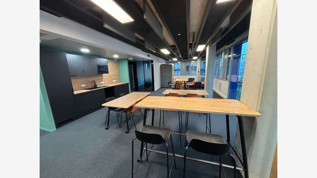 À louer 1390m² de bureaux proche gare de Reims