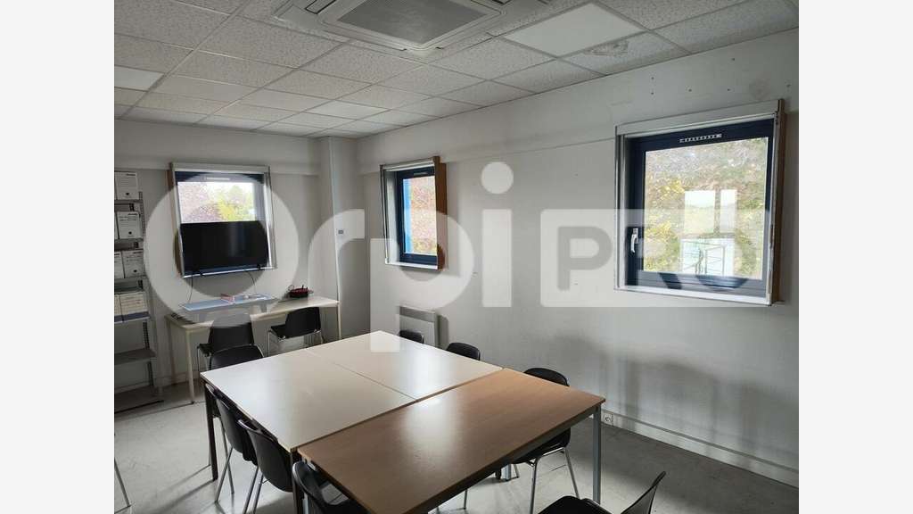 A louer bureaux 230m² Reims accès facile autoroute