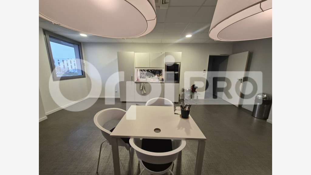 A louer bureaux de 356m² Reims empl stratégique