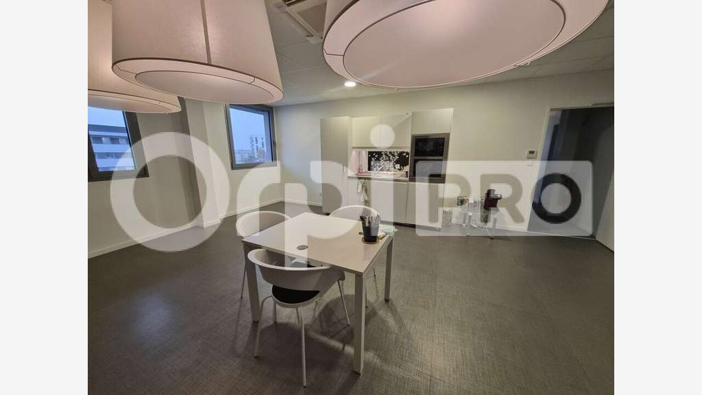 A louer bureaux de 356m² Reims empl stratégique