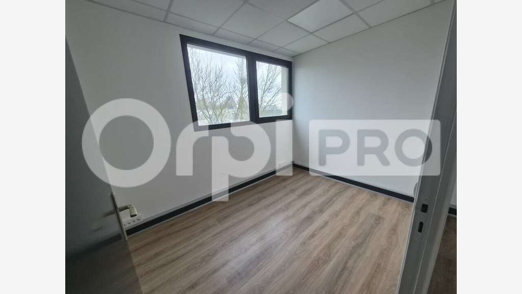 A louer bureaux 118m² très lumineux à Reims Farman