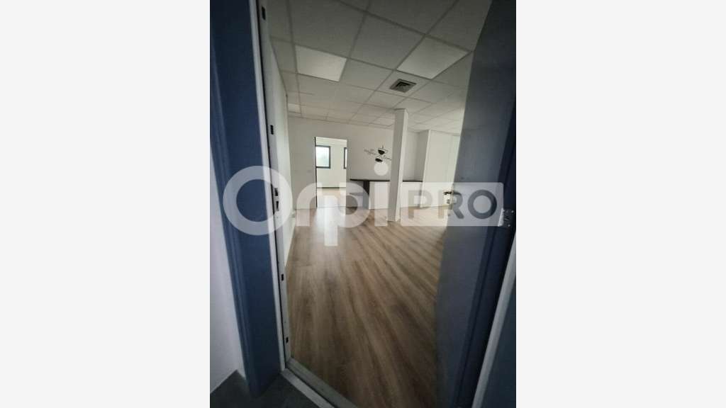 A louer bureaux 118m² très lumineux à Reims Farman