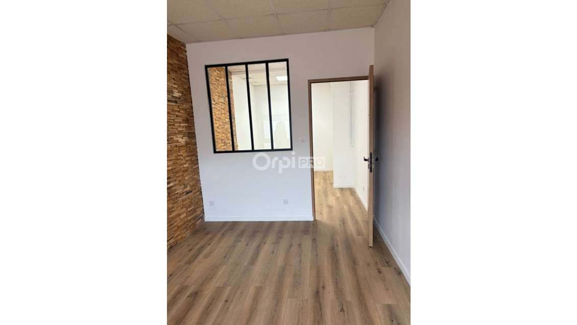 Bureaux à louer à Reims  rue de Courcelles