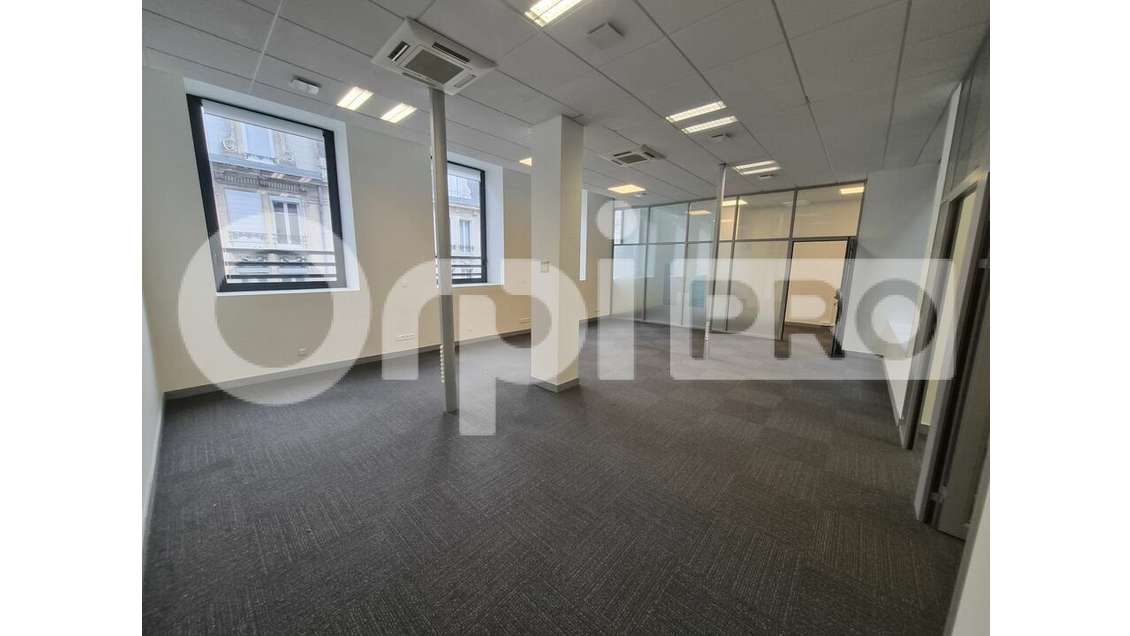 Très beaux bureaux 131m² à louer à Reims centre