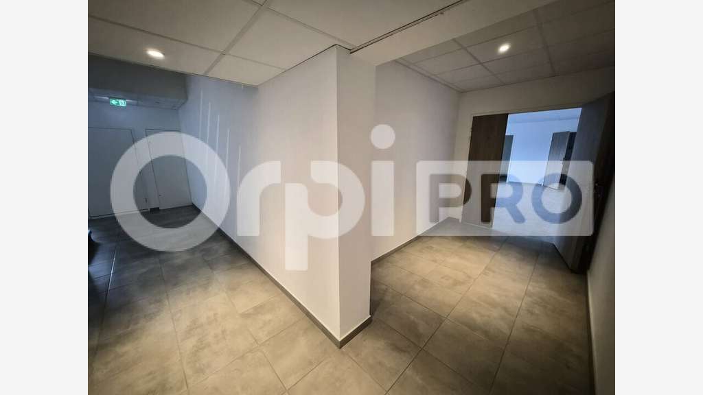 Bureaux neufs 291m² RDC à louer à Reims Colbert