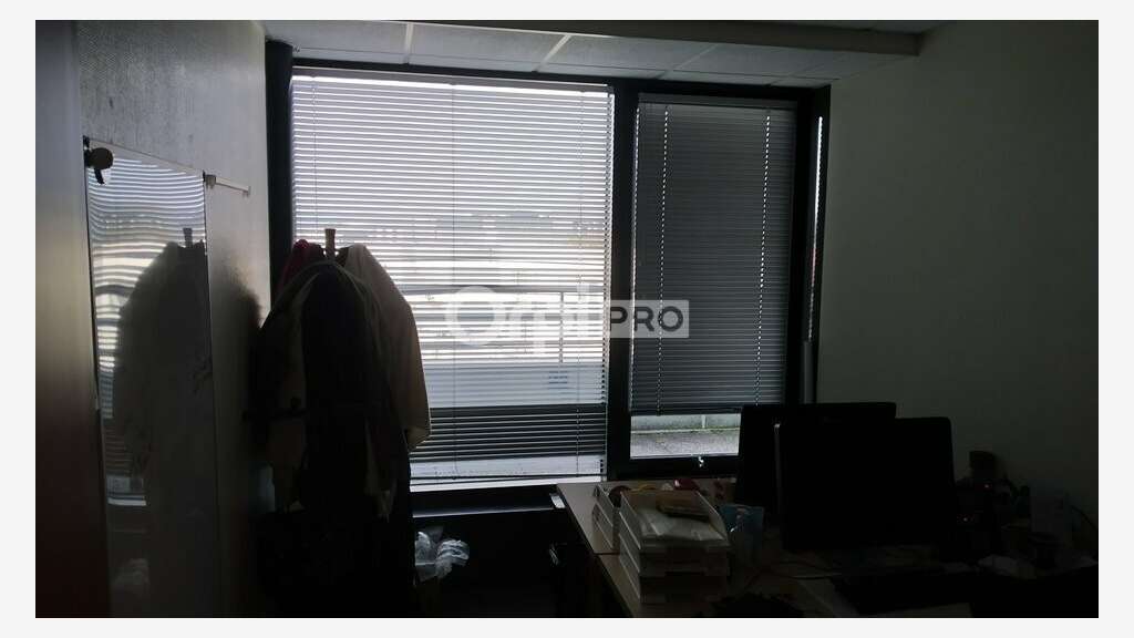 Bureaux lumineux 376m² R+4 à louer à Reims