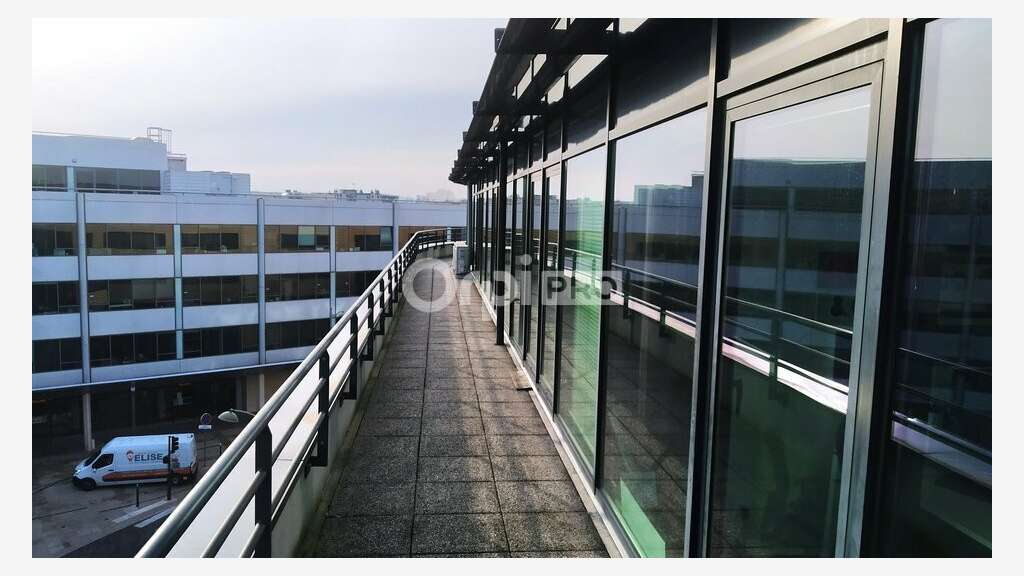 Bureaux lumineux 376m² R+4 à louer à Reims