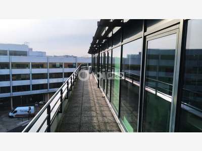 Bureaux lumineux 376m² R+4 à louer à Reims