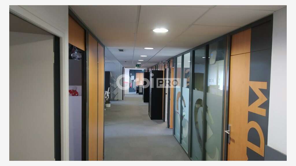 Bureaux lumineux 376m² R+4 à louer à Reims