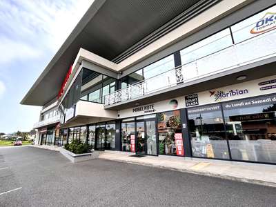 A louer bureaux 864m² parking à Remire-Montjoly 