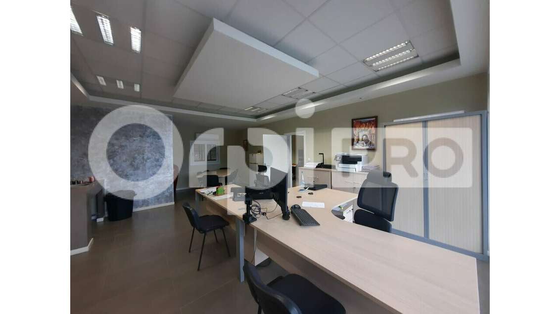 A louer bureaux climatisés sur Degrad des Cannes