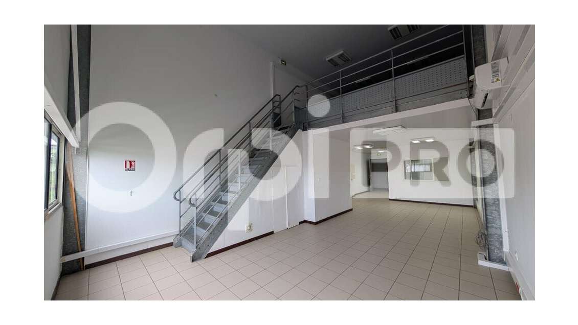 A louer bureaux 105m² R+1 Dégrad des Cannes