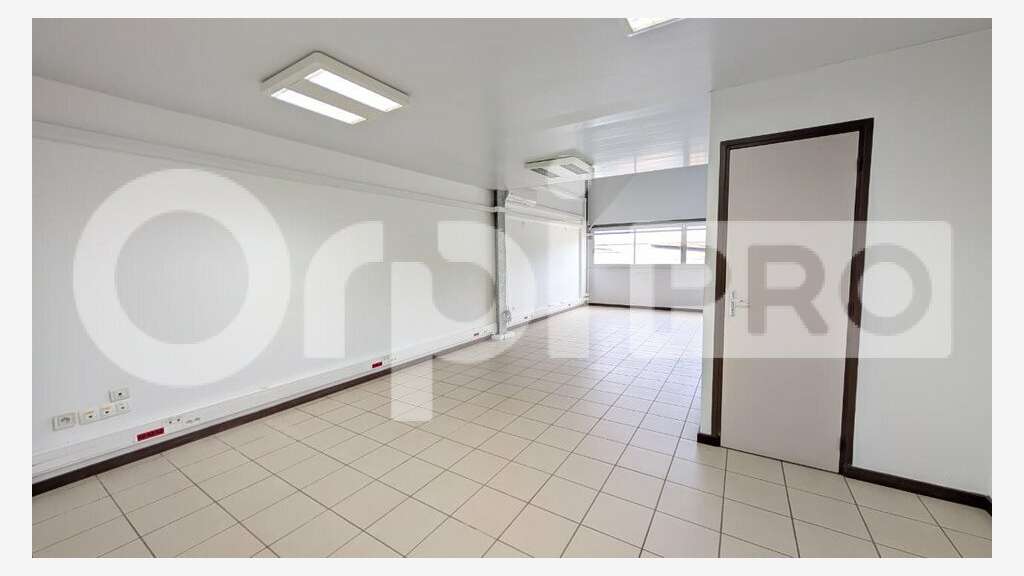 A louer bureaux de 105m² sur Dégrad des Cannes