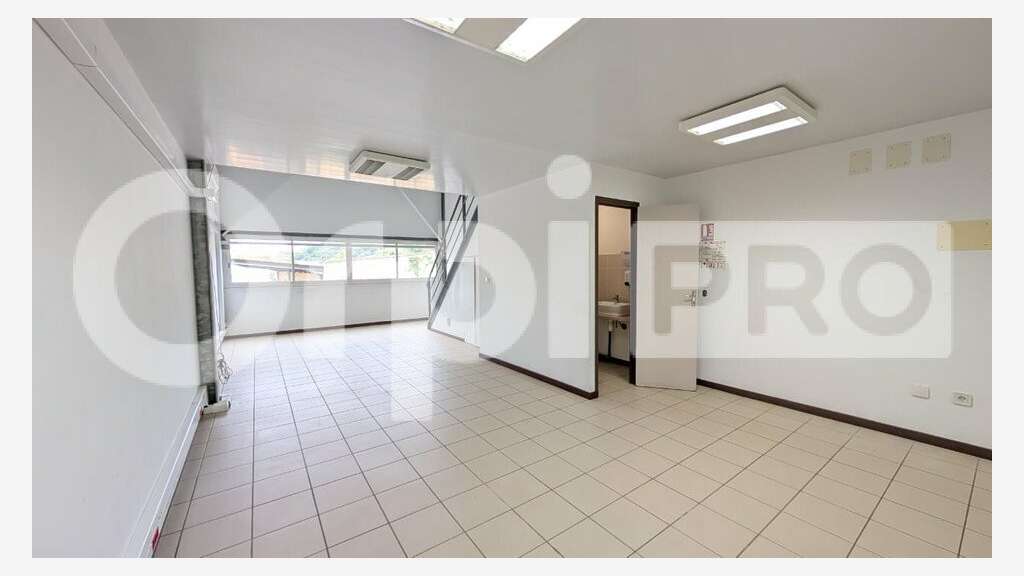 A louer bureaux de 105m² sur Dégrad des Cannes