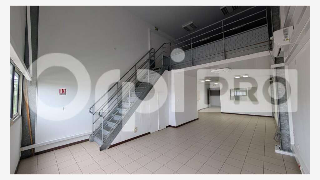 A louer bureaux de 105m² sur Dégrad des Cannes