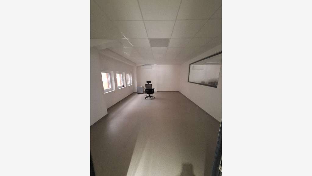 A LOUER - Deux bureaux de 25 m2 chacun