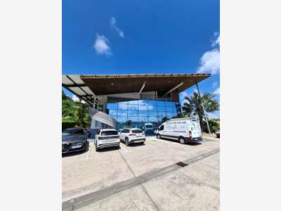 A LOUER - Bureaux RDC de 94 m2 - REMIRE MONTJOLY