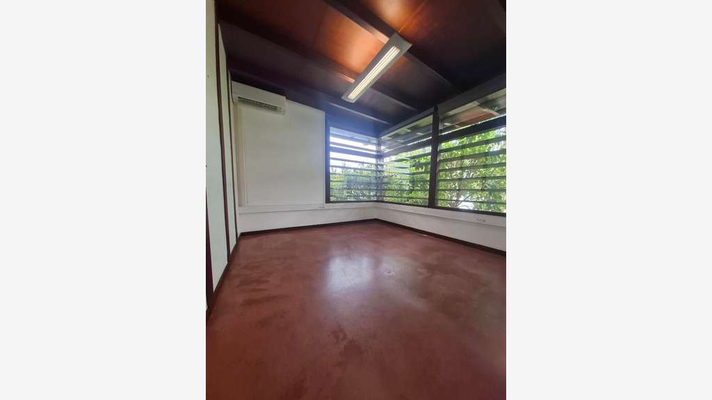 A louer bureaux de 110m² à Remire-Montjoly 