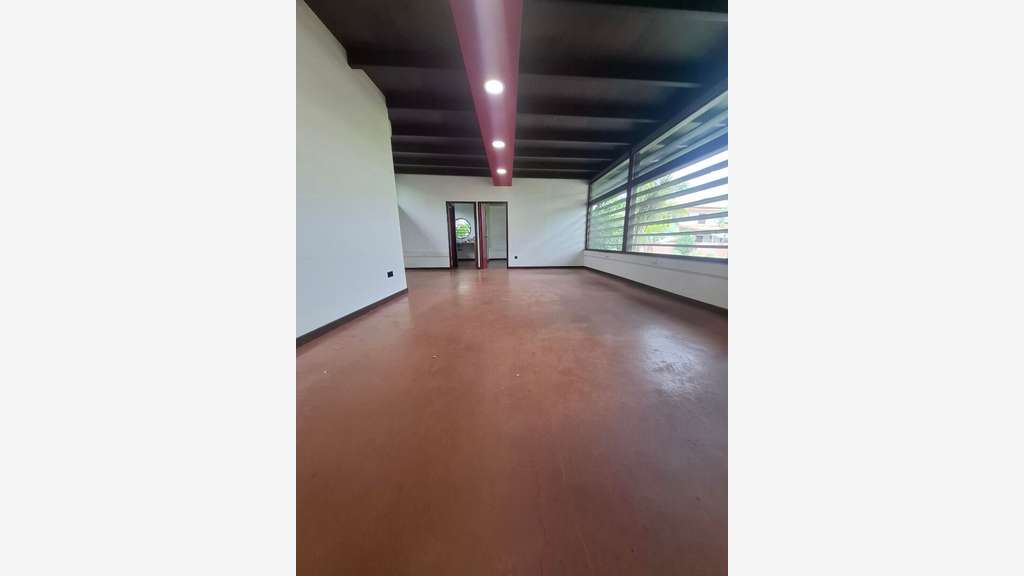 A louer bureaux de 110m² à Remire-Montjoly 