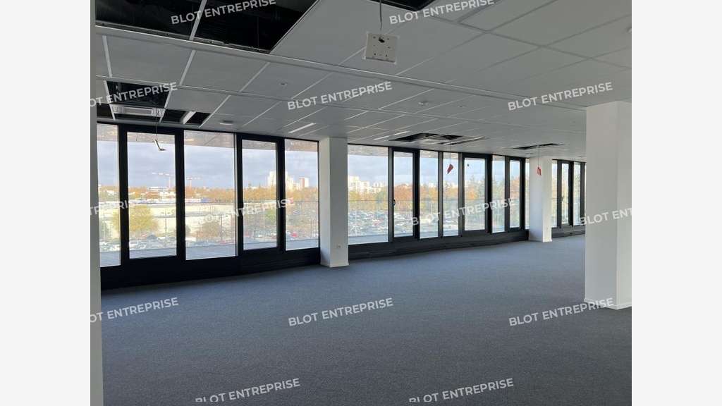 A louer bureaux neufs 696m² à Rennes