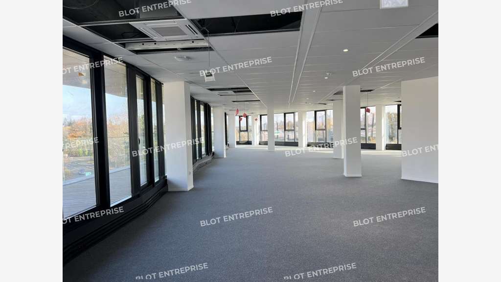 A louer bureaux neufs 696m² à Rennes