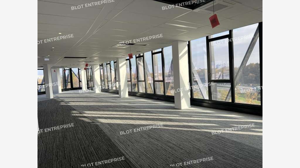 A louer bureaux neufs 696m² à Rennes