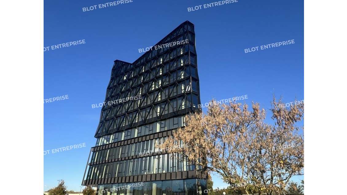 A louer bureaux neufs  1397m² à Rennes Rocade Sud