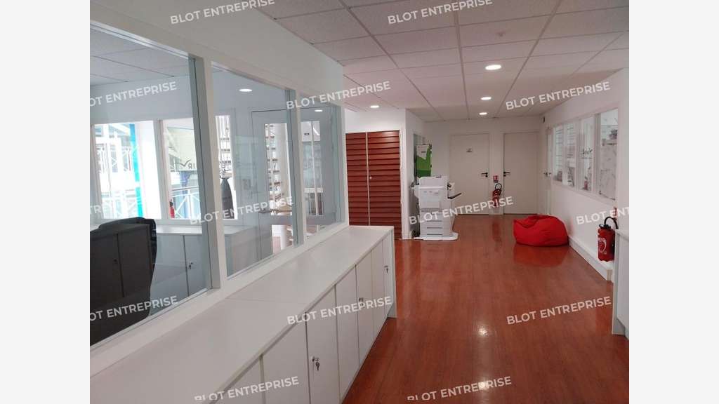 A louer bureaux 380m² à Rennes parc Oberthur