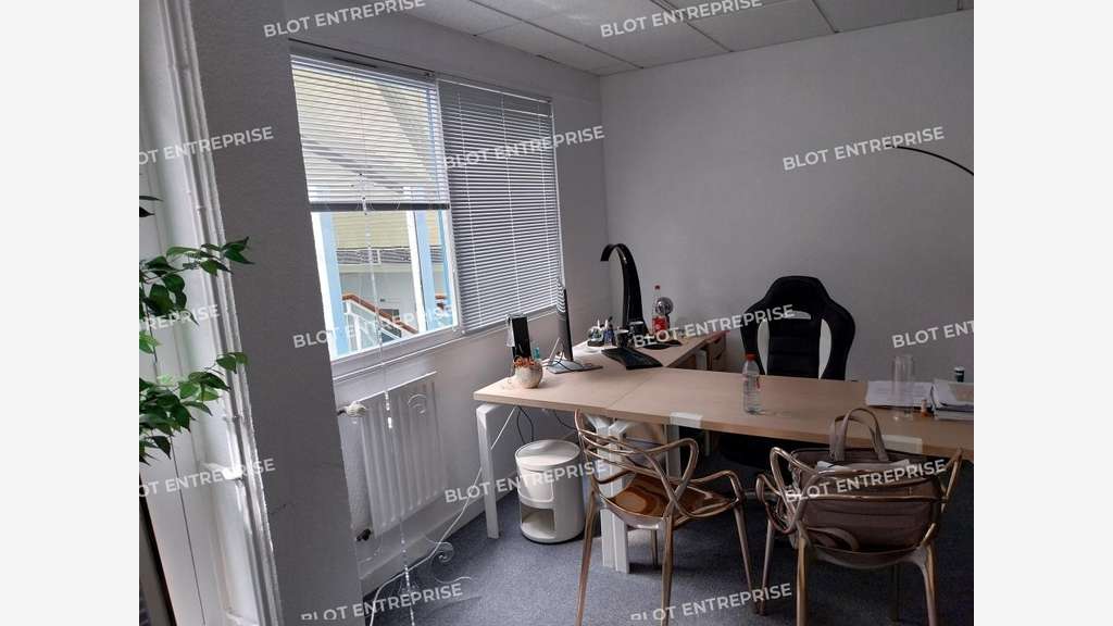 A louer bureaux 380m² à Rennes parc Oberthur