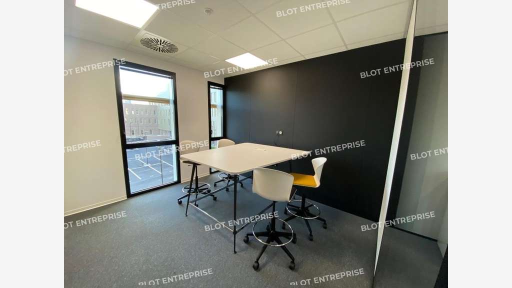 A louer bureaux 101m² à Rennes Atalante-Champeaux