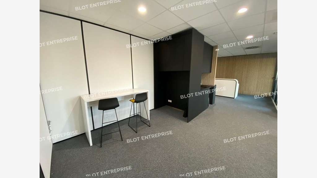 A louer bureaux 101m² à Rennes Atalante-Champeaux