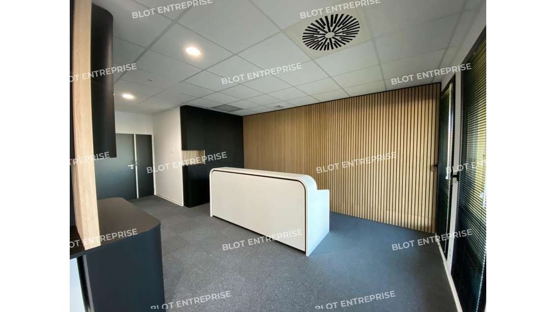 A louer bureaux 101m² à Rennes Atalante-Champeaux
