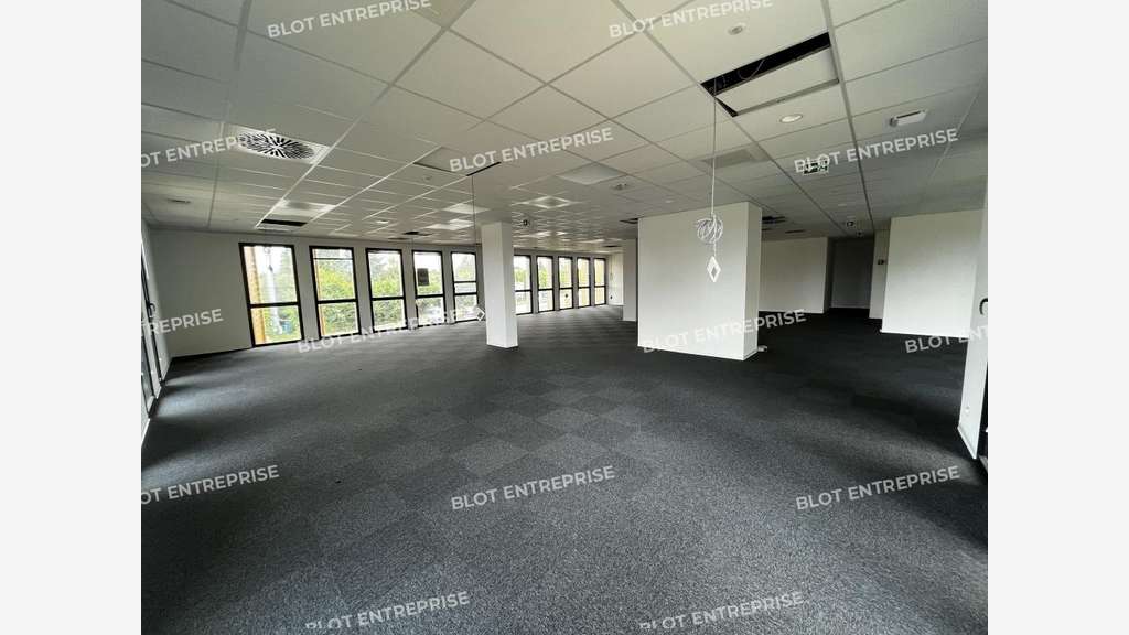 A louer bureaux 245m² à Rennes Atalante Champeaux