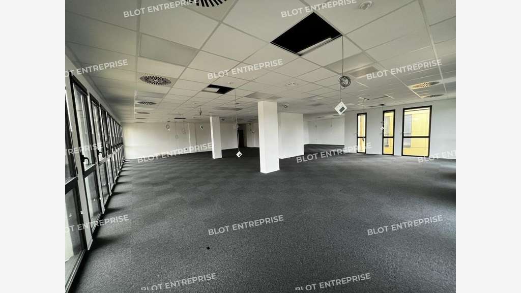 A louer bureaux 245m² à Rennes Atalante Champeaux