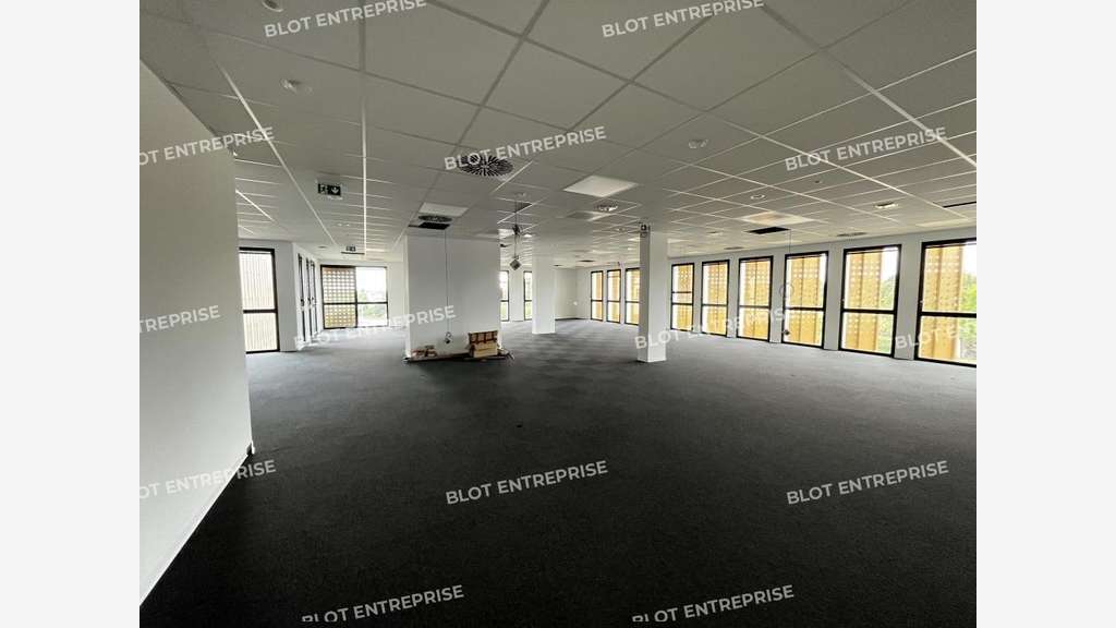A louer bureaux 245m² à Rennes Atalante Champeaux