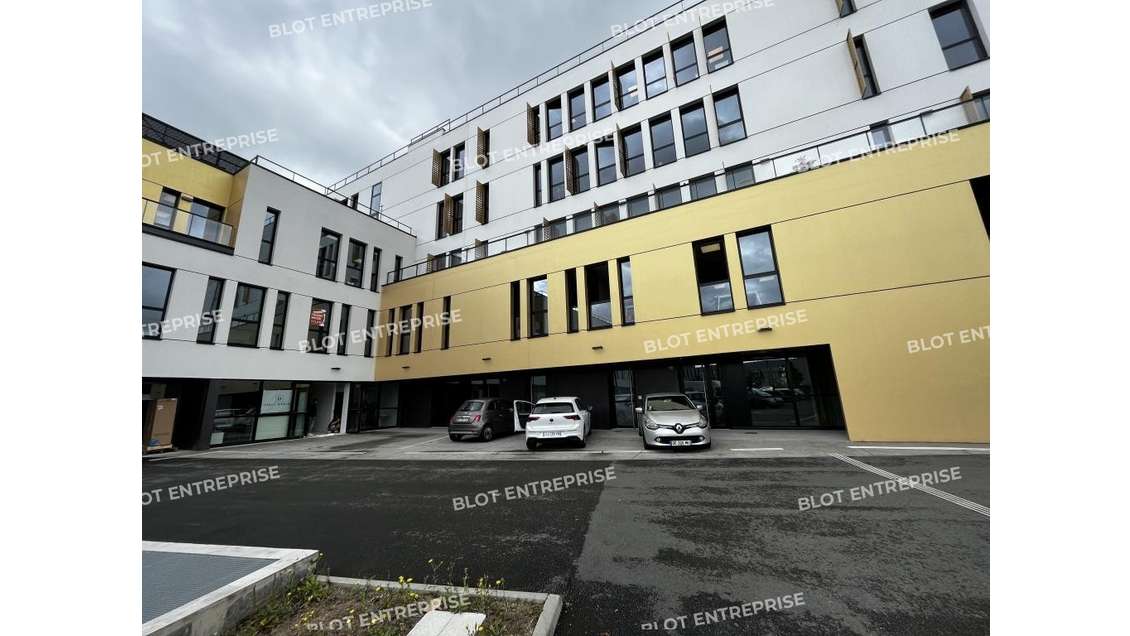 A louer bureaux 245m² à Rennes Atalante Champeaux