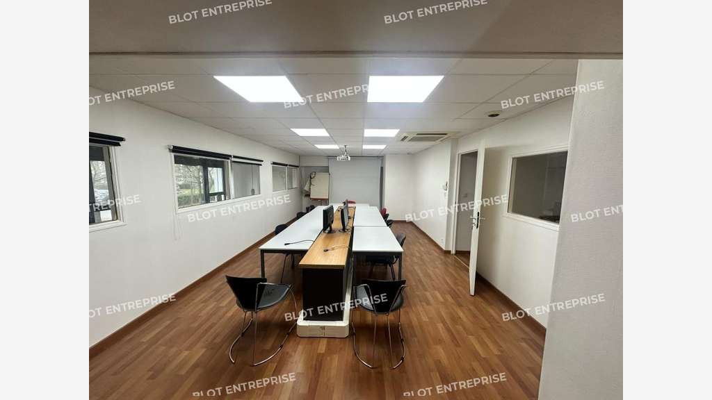 A louer bureaux 140m² route de Lorient à Rennes