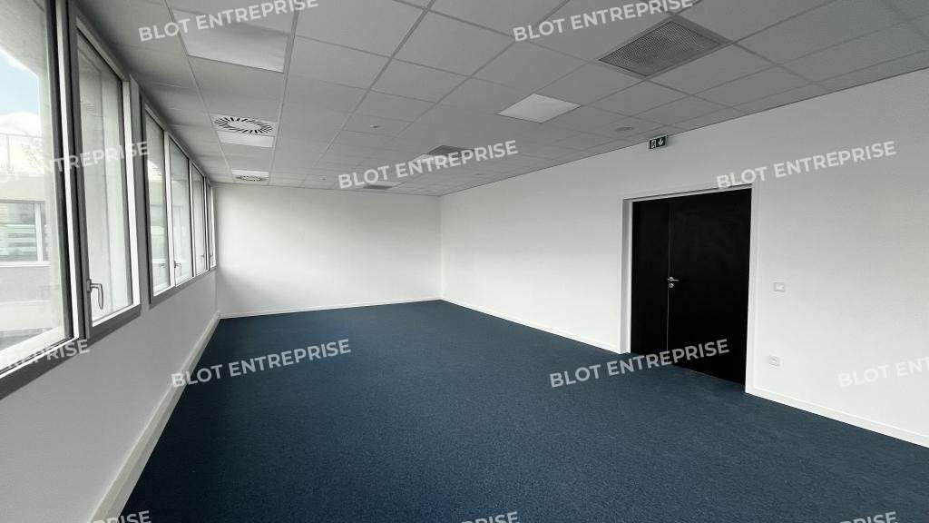 A louer bureaux 636m² Rennes ZA Atalante Champeaux