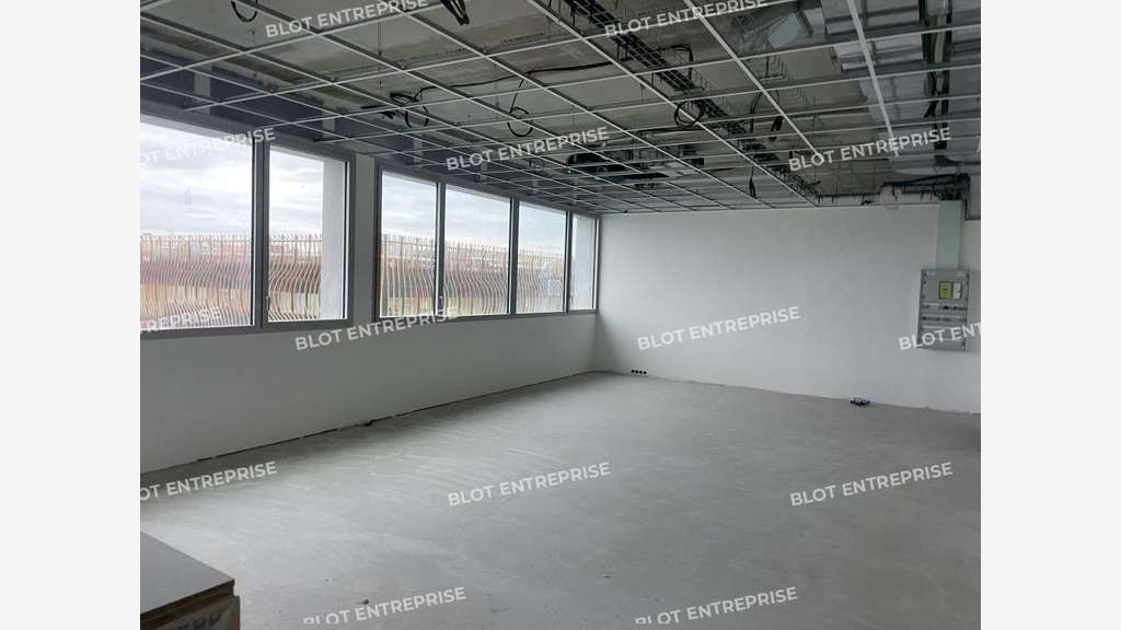 A louer bureaux 636m² Rennes ZA Atalante Champeaux