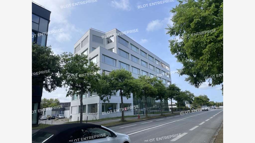 A louer bureaux 380m² R+1 à Rennes Cleunay