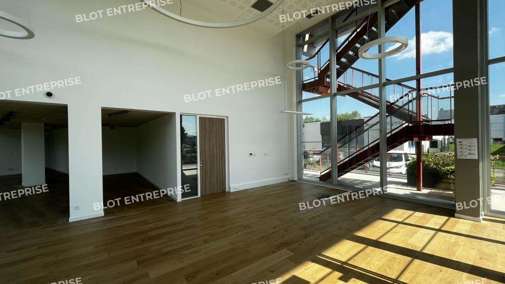 A louer bureaux 106m² axe passant Rennes Cleunay