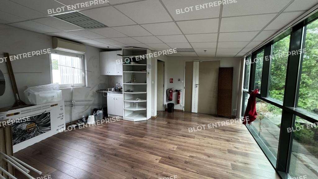 A louer bureaux 103m² Rennes Longchamps