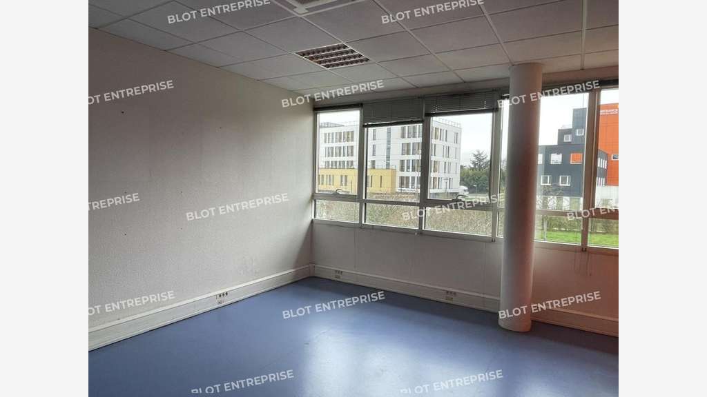 A louer bureaux 450m² Rennes Atalante Champeaux