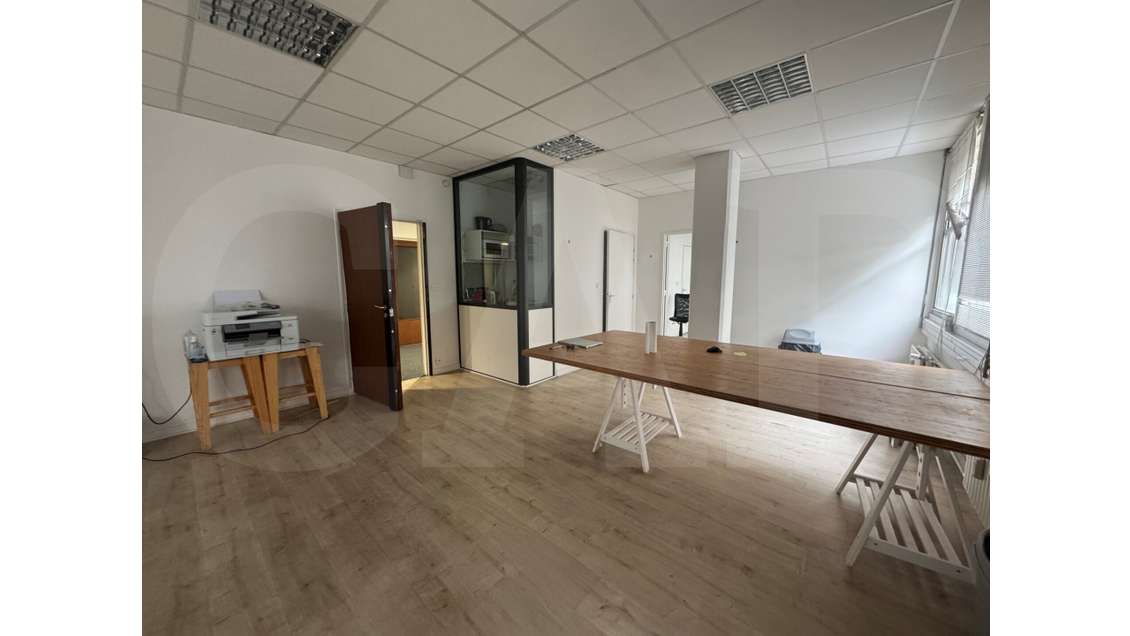 Plateau de bureaux 75m² R+1 à louer à Rennes