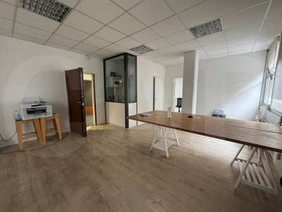 Plateau de bureaux 75m² R+1 à louer à Rennes