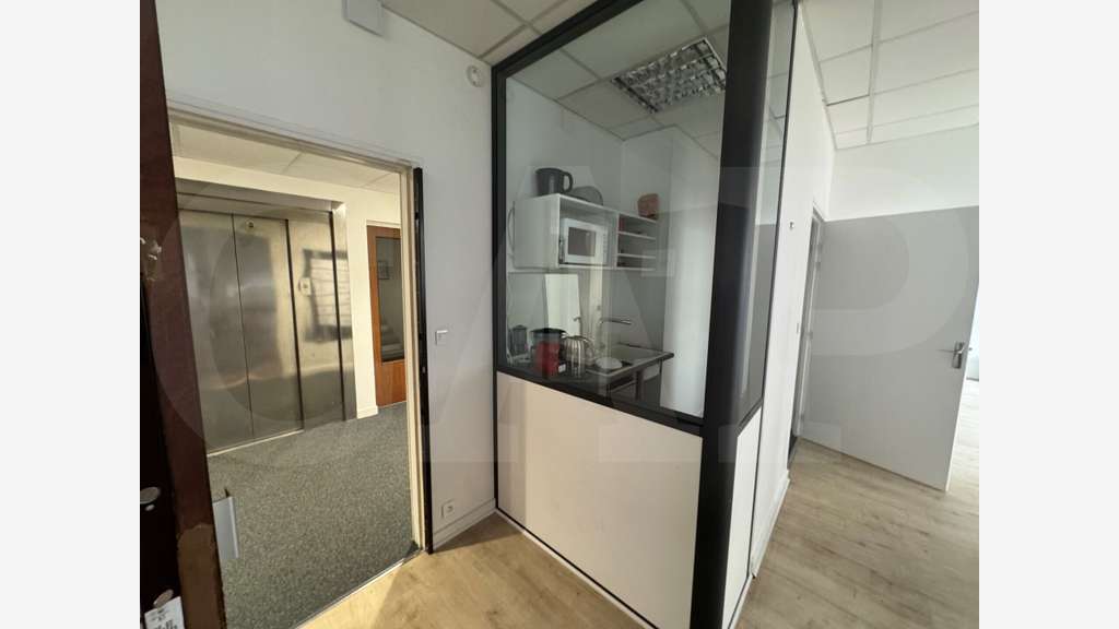 Plateau de bureaux 75m² R+1 à louer à Rennes